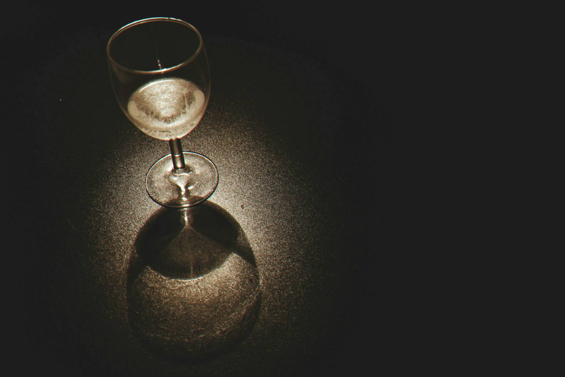 Le verre et la coupe, dégustation Ono-ludique le verre et la coupe remplace The food and wine cup. Une animation ludique et liquide !